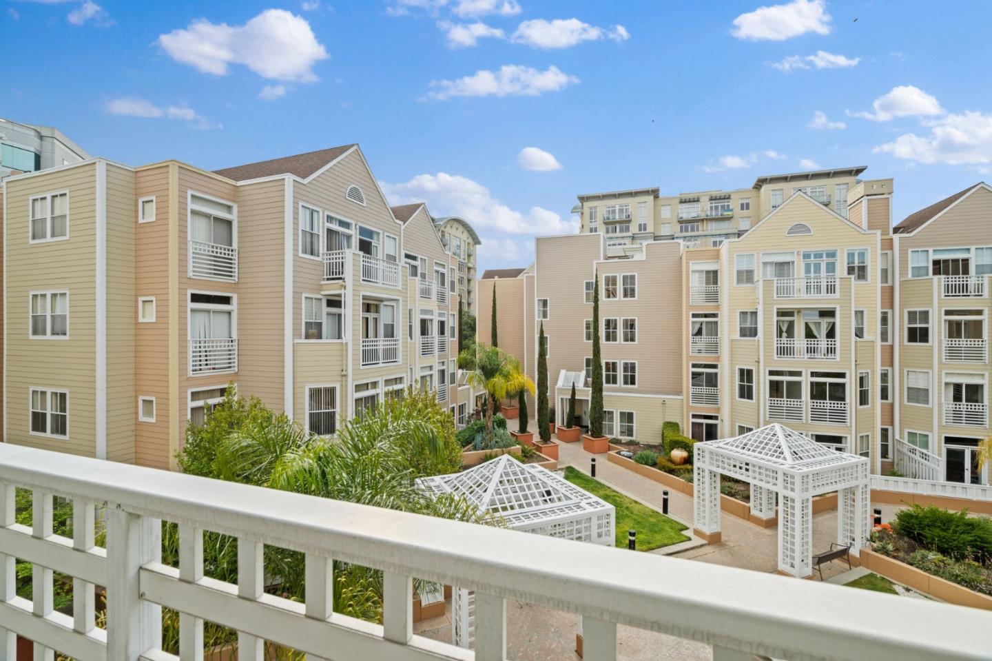 Detail Gallery Image 16 of 23 For 550 Ortega Ave #B321,  Mountain View,  CA 94040 - 2 Beds | 2 Baths