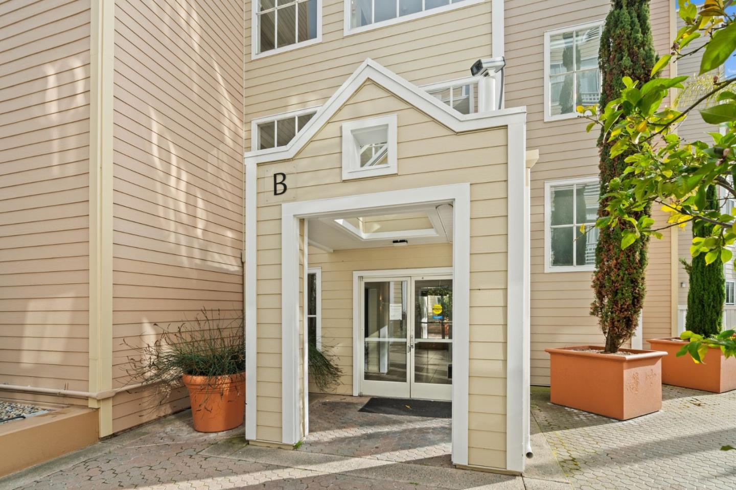 Detail Gallery Image 3 of 23 For 550 Ortega Ave #B321,  Mountain View,  CA 94040 - 2 Beds | 2 Baths