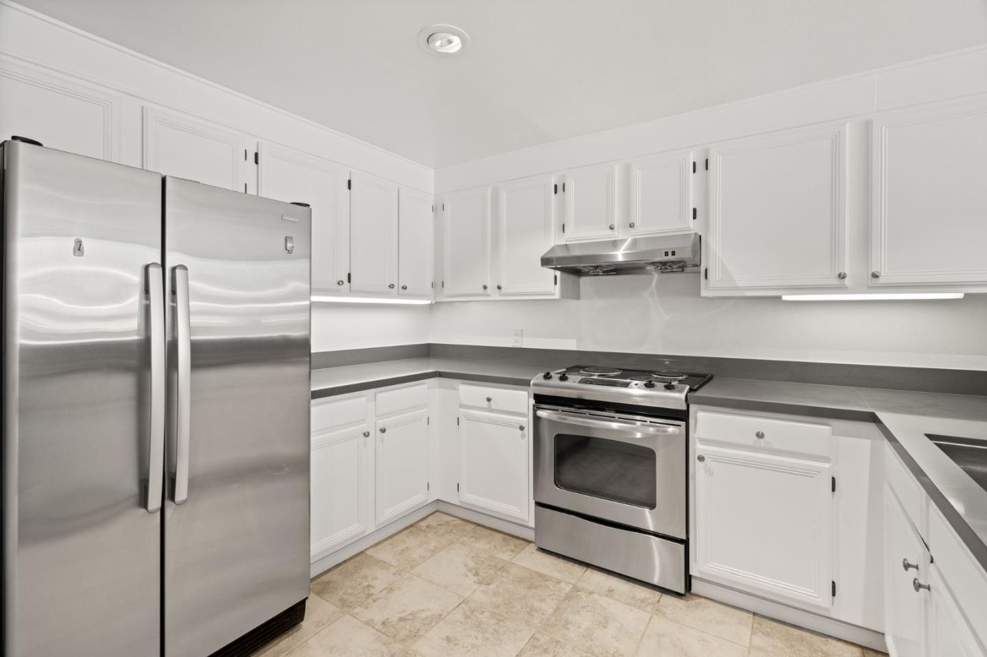 Detail Gallery Image 6 of 23 For 550 Ortega Ave #B321,  Mountain View,  CA 94040 - 2 Beds | 2 Baths