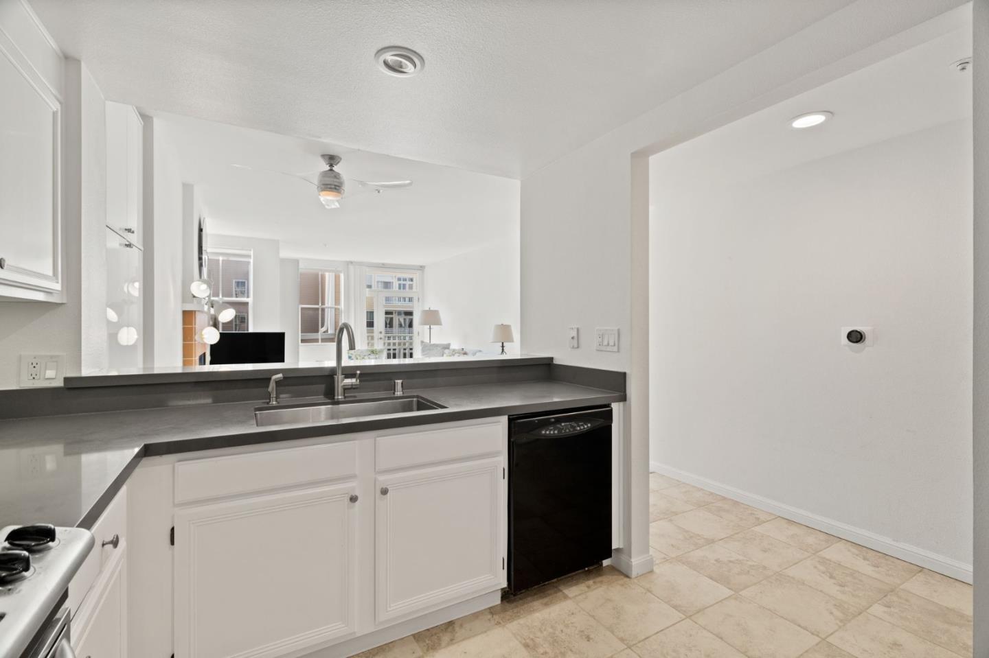 Detail Gallery Image 7 of 23 For 550 Ortega Ave #B321,  Mountain View,  CA 94040 - 2 Beds | 2 Baths