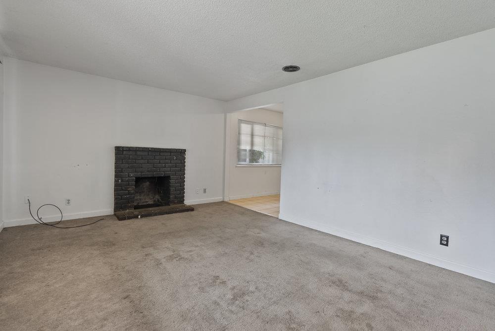 Detail Gallery Image 11 of 34 For 1099 3rd St, San Juan Bautista,  CA 95045 - 3 Beds | 2 Baths