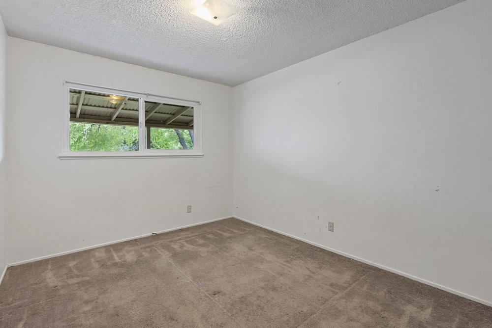 Detail Gallery Image 17 of 34 For 1099 3rd St, San Juan Bautista,  CA 95045 - 3 Beds | 2 Baths