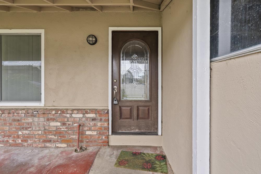 Detail Gallery Image 9 of 34 For 1099 3rd St, San Juan Bautista,  CA 95045 - 3 Beds | 2 Baths