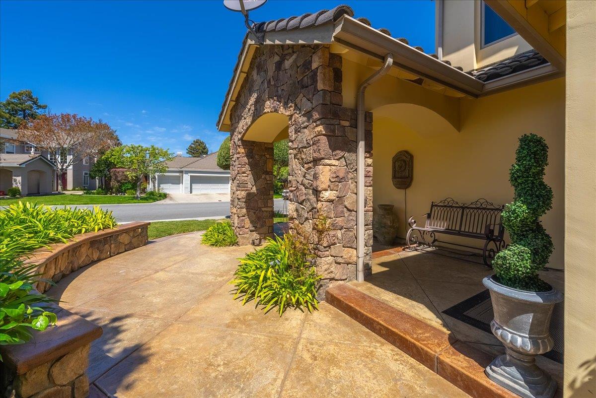 Detail Gallery Image 10 of 73 For 17666 Winding Creek Rd, Salinas,  CA 93908 - 5 Beds | 3 Baths