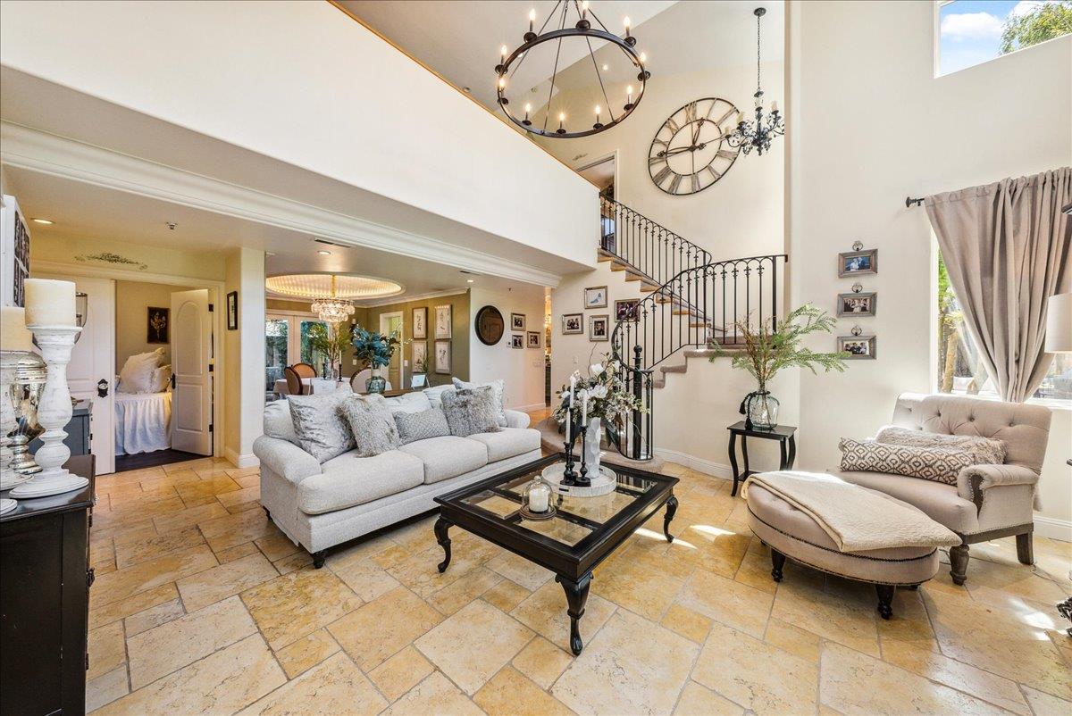 Detail Gallery Image 13 of 73 For 17666 Winding Creek Rd, Salinas,  CA 93908 - 5 Beds | 3 Baths
