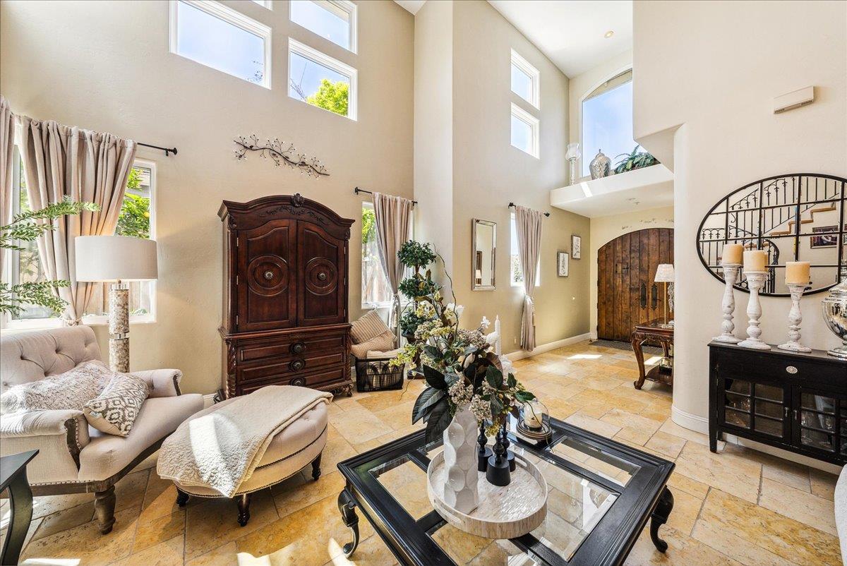 Detail Gallery Image 14 of 73 For 17666 Winding Creek Rd, Salinas,  CA 93908 - 5 Beds | 3 Baths