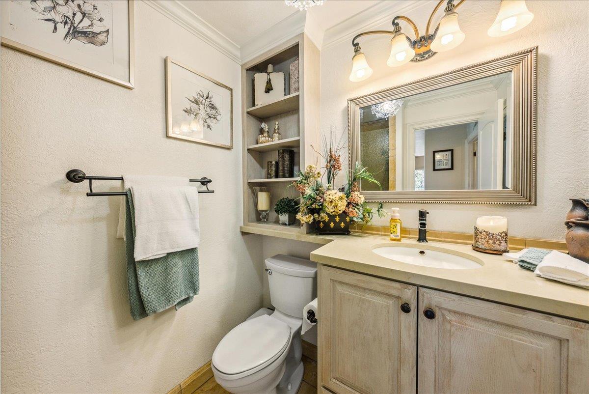 Detail Gallery Image 19 of 73 For 17666 Winding Creek Rd, Salinas,  CA 93908 - 5 Beds | 3 Baths