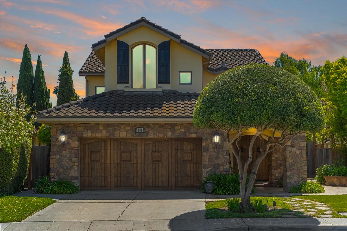 Detail Gallery Image 2 of 73 For 17666 Winding Creek Rd, Salinas,  CA 93908 - 5 Beds | 3 Baths