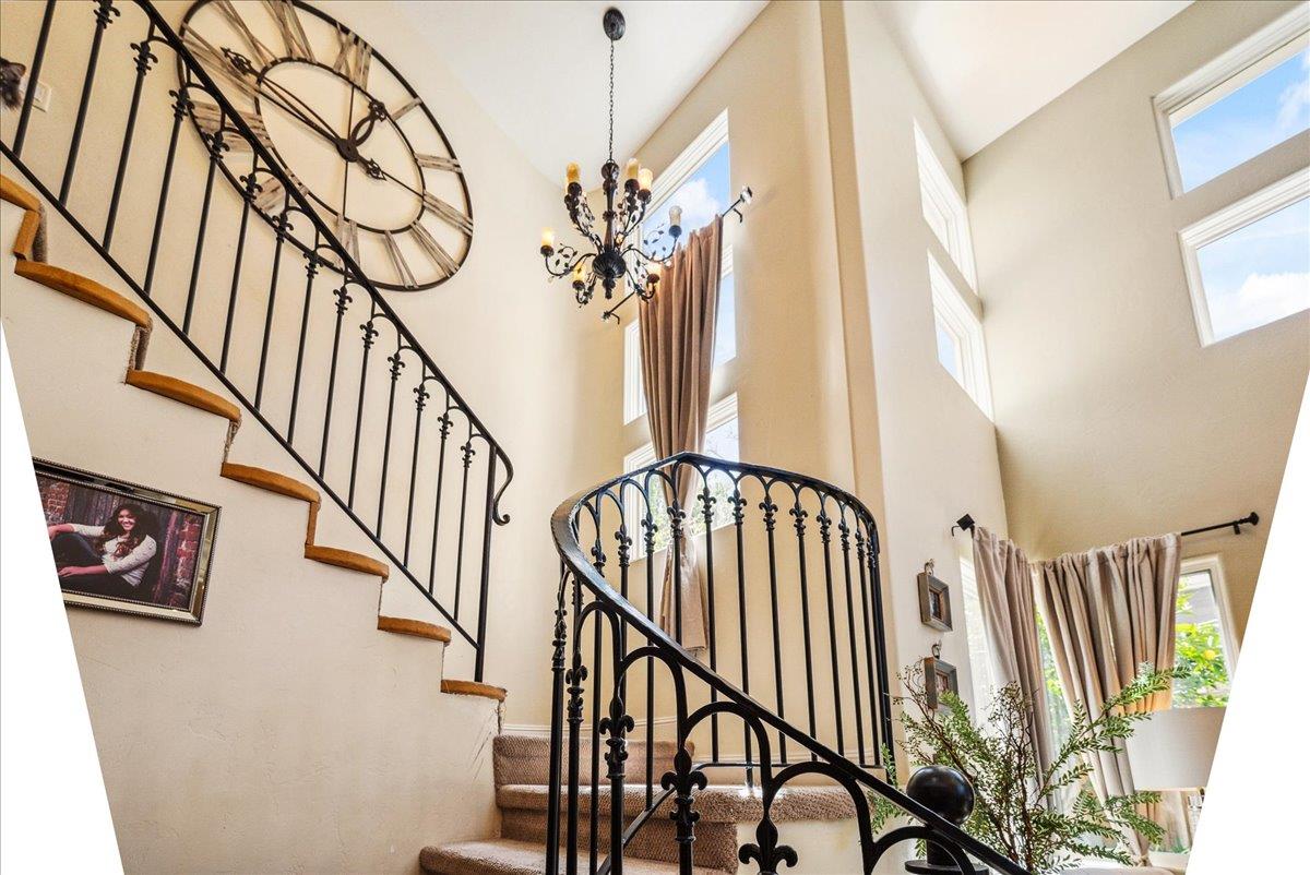 Detail Gallery Image 31 of 73 For 17666 Winding Creek Rd, Salinas,  CA 93908 - 5 Beds | 3 Baths