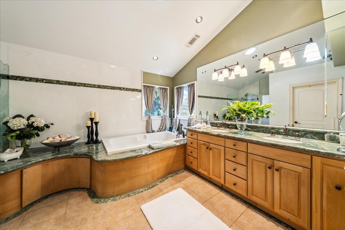 Detail Gallery Image 37 of 73 For 17666 Winding Creek Rd, Salinas,  CA 93908 - 5 Beds | 3 Baths