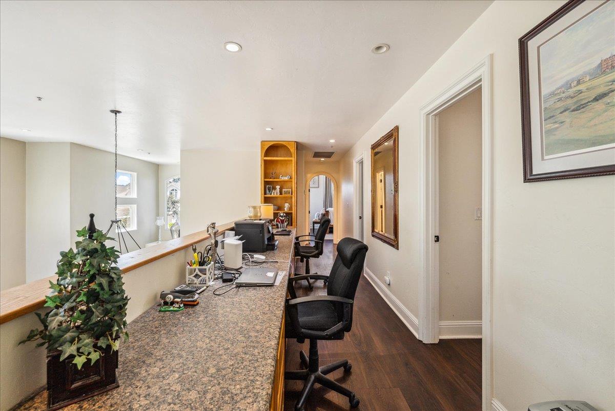 Detail Gallery Image 40 of 73 For 17666 Winding Creek Rd, Salinas,  CA 93908 - 5 Beds | 3 Baths