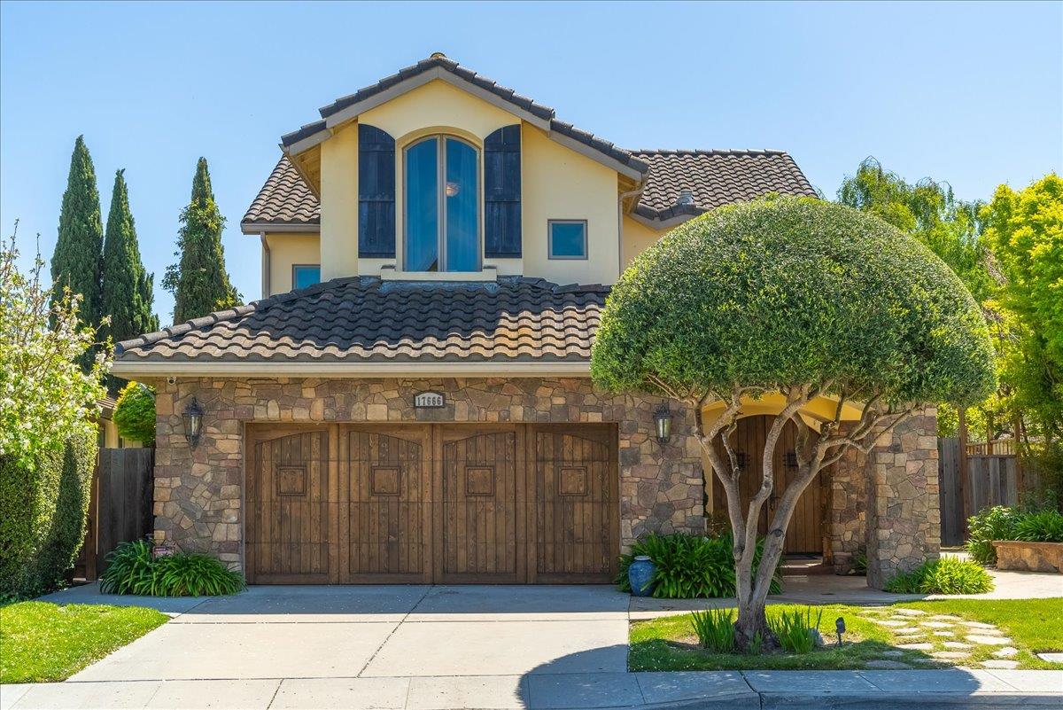 Detail Gallery Image 5 of 73 For 17666 Winding Creek Rd, Salinas,  CA 93908 - 5 Beds | 3 Baths