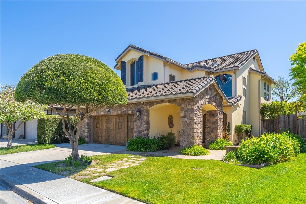 Detail Gallery Image 7 of 73 For 17666 Winding Creek Rd, Salinas,  CA 93908 - 5 Beds | 3 Baths