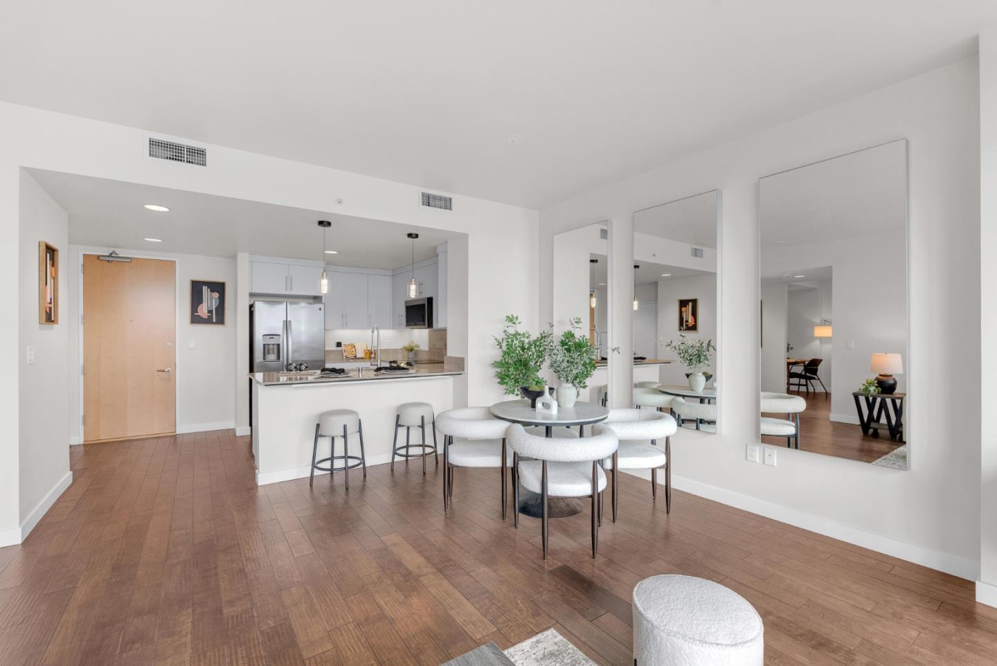 Detail Gallery Image 6 of 32 For 38 N Almaden Blvd #705,  San Jose,  CA 95110 - 1 Beds | 1 Baths