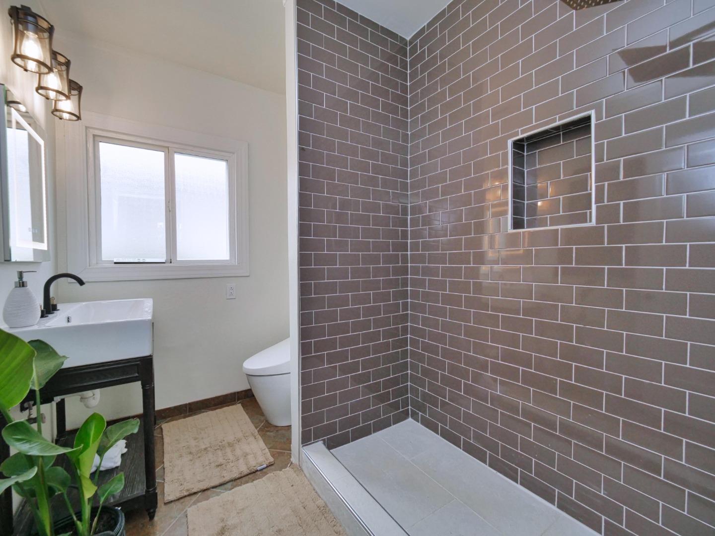 Detail Gallery Image 68 of 114 For 3000 56th Ave, Oakland,  CA 94605 - 4 Beds | 3 Baths