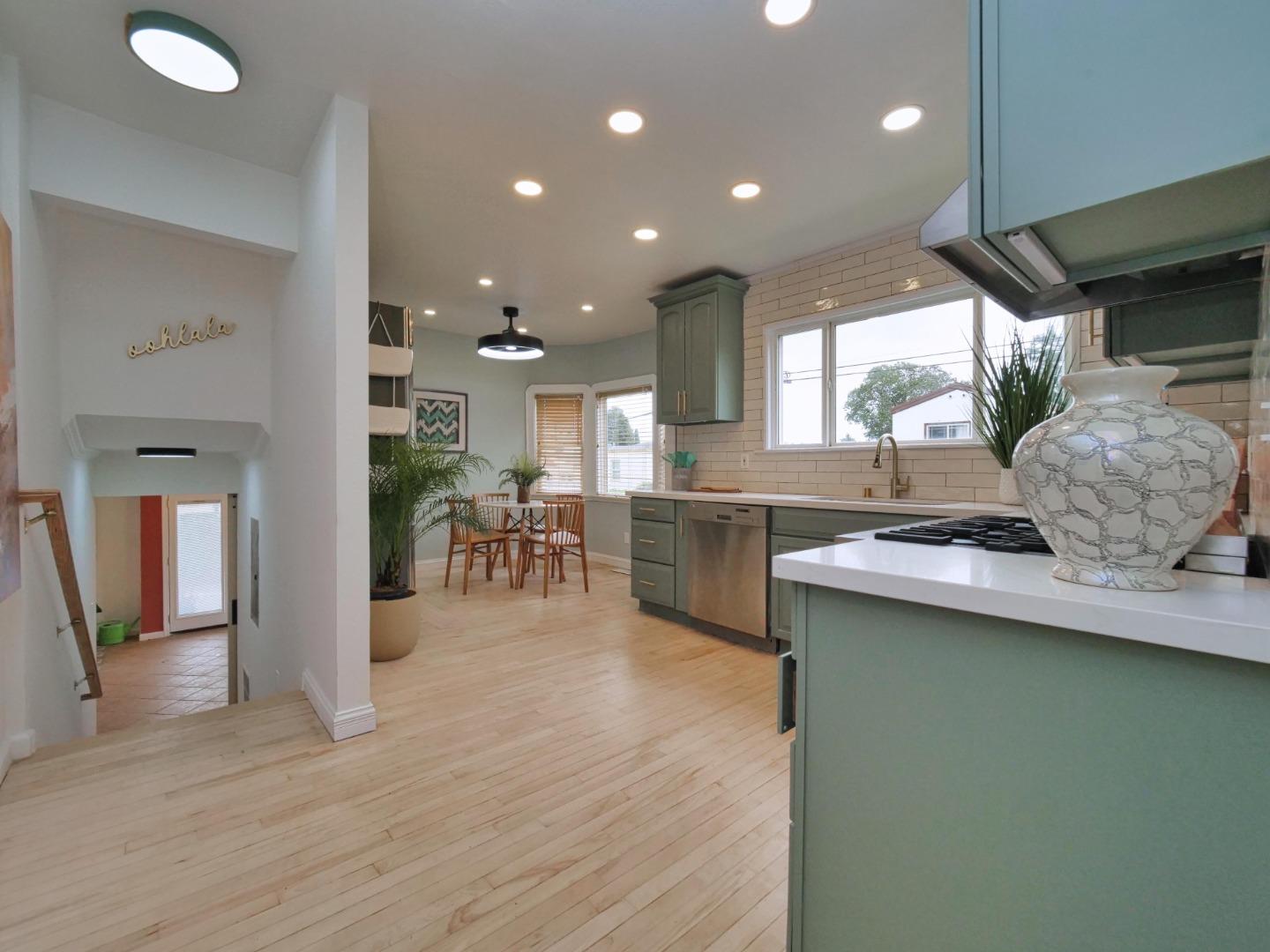 Detail Gallery Image 70 of 114 For 3000 56th Ave, Oakland,  CA 94605 - 4 Beds | 3 Baths