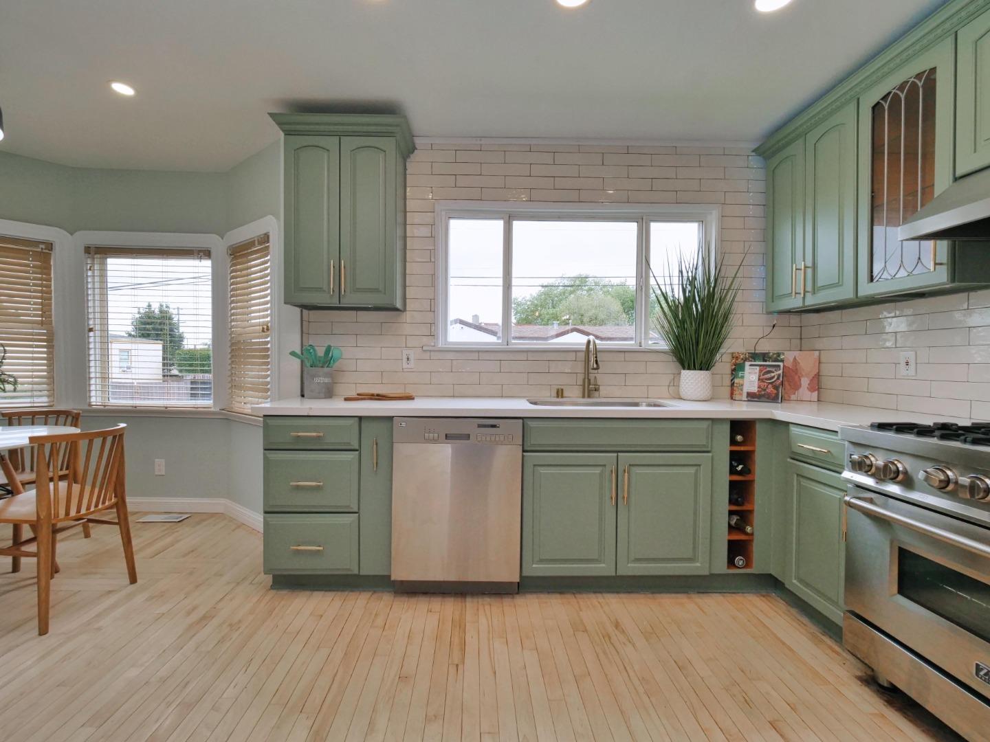 Detail Gallery Image 72 of 114 For 3000 56th Ave, Oakland,  CA 94605 - 4 Beds | 3 Baths