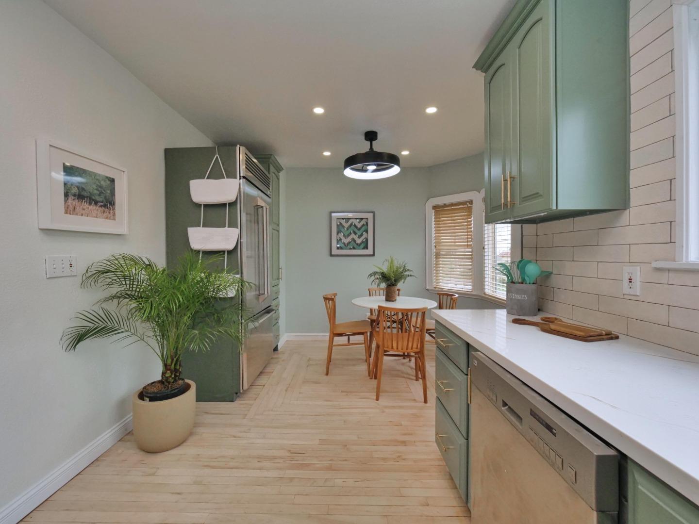 Detail Gallery Image 73 of 114 For 3000 56th Ave, Oakland,  CA 94605 - 4 Beds | 3 Baths