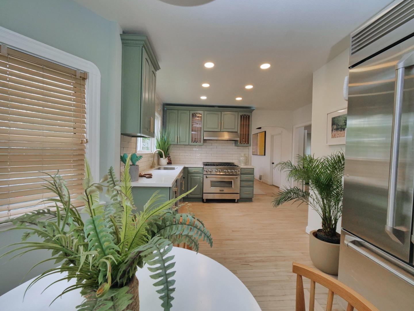 Detail Gallery Image 76 of 114 For 3000 56th Ave, Oakland,  CA 94605 - 4 Beds | 3 Baths