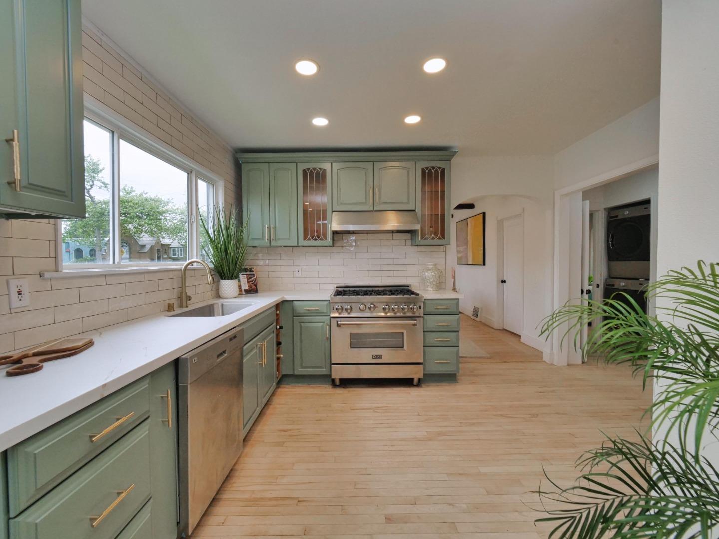 Detail Gallery Image 78 of 114 For 3000 56th Ave, Oakland,  CA 94605 - 4 Beds | 3 Baths