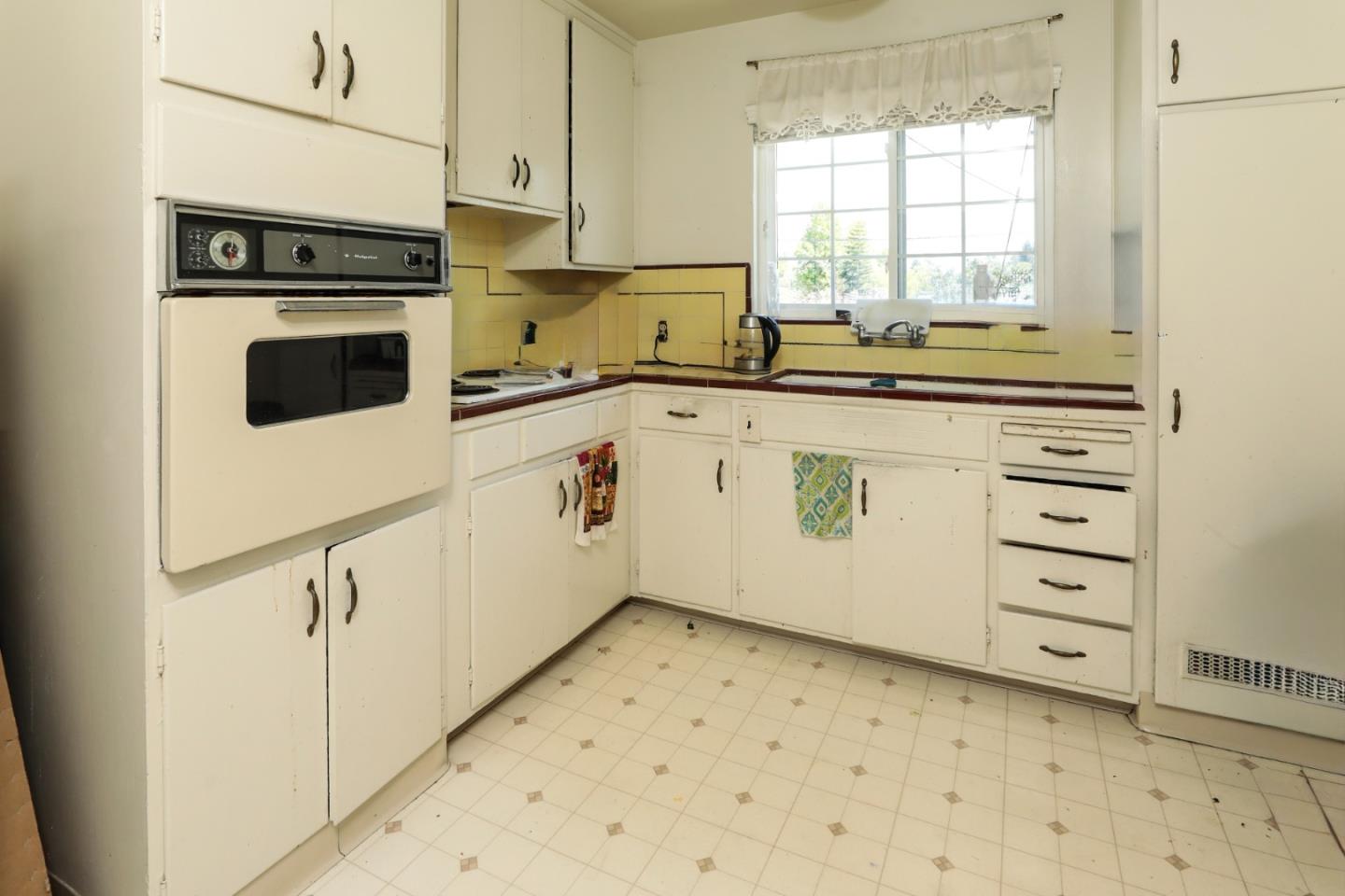 Detail Gallery Image 21 of 28 For 494 Dover Way, Campbell,  CA 95008 - – Beds | – Baths