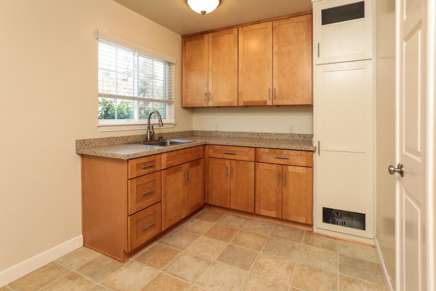Detail Gallery Image 3 of 28 For 494 Dover Way, Campbell,  CA 95008 - – Beds | – Baths