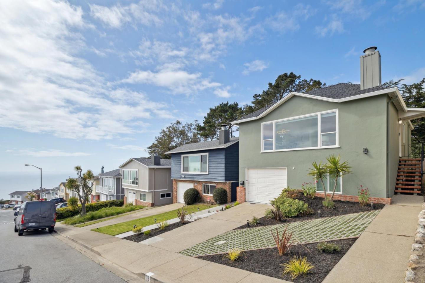 Detail Gallery Image 2 of 50 For 16 Longview Dr, Daly City,  CA 94015 - 4 Beds | 3 Baths