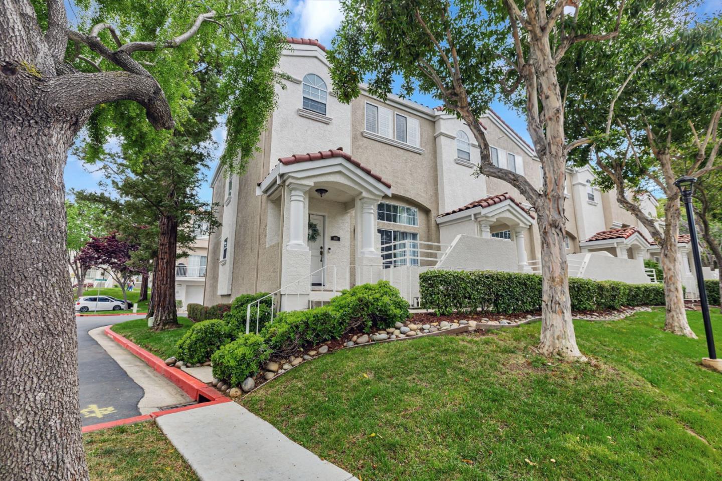 Detail Gallery Image 25 of 40 For 1169 Silver Shadow Dr, San Jose,  CA 95120 - 3 Beds | 2/1 Baths