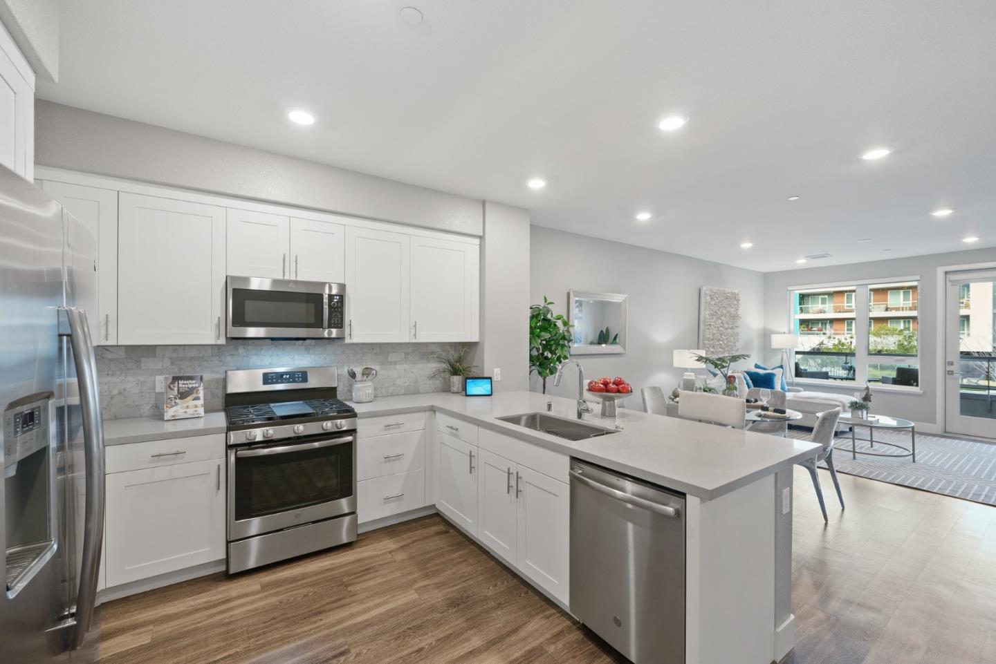 Detail Gallery Image 1 of 82 For 5933 Sunstone Dr #220,  San Jose,  CA 95123 - 2 Beds | 2 Baths