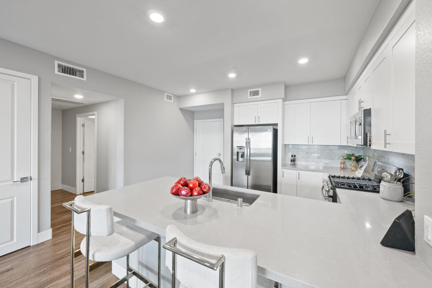 Detail Gallery Image 10 of 82 For 5933 Sunstone Dr #220,  San Jose,  CA 95123 - 2 Beds | 2 Baths