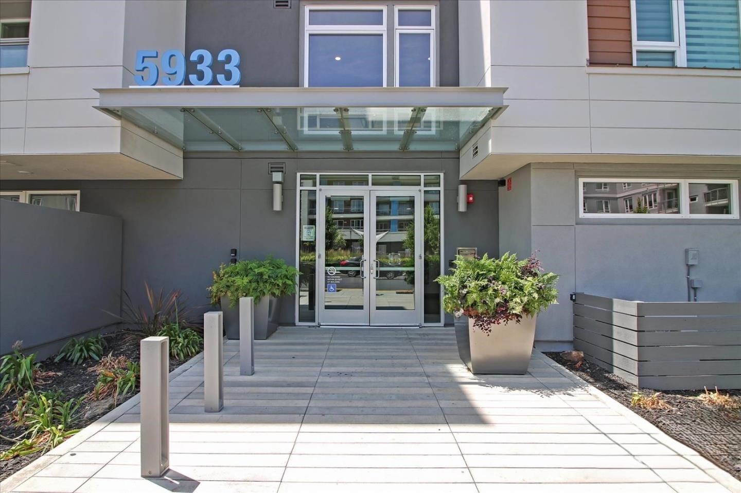Detail Gallery Image 3 of 82 For 5933 Sunstone Dr #220,  San Jose,  CA 95123 - 2 Beds | 2 Baths