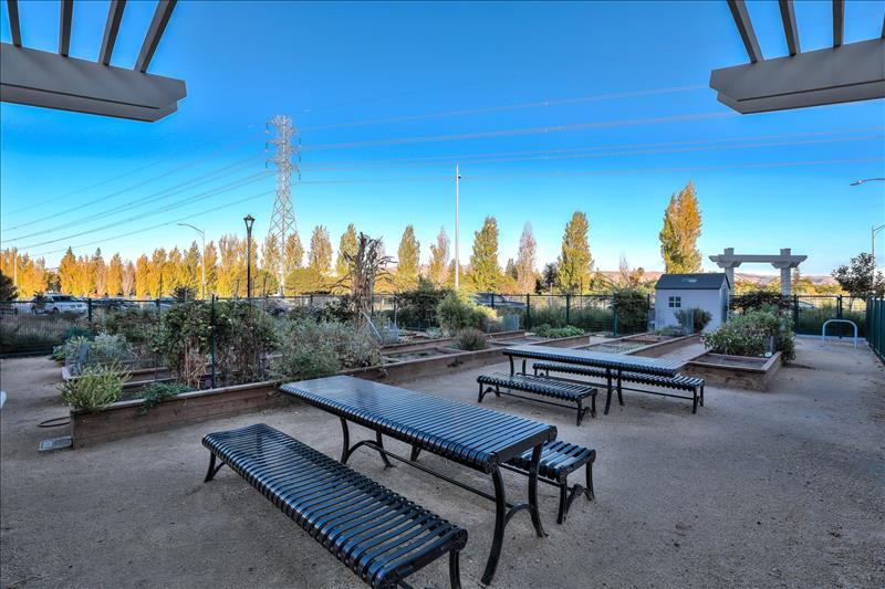 Detail Gallery Image 64 of 82 For 5933 Sunstone Dr #220,  San Jose,  CA 95123 - 2 Beds | 2 Baths