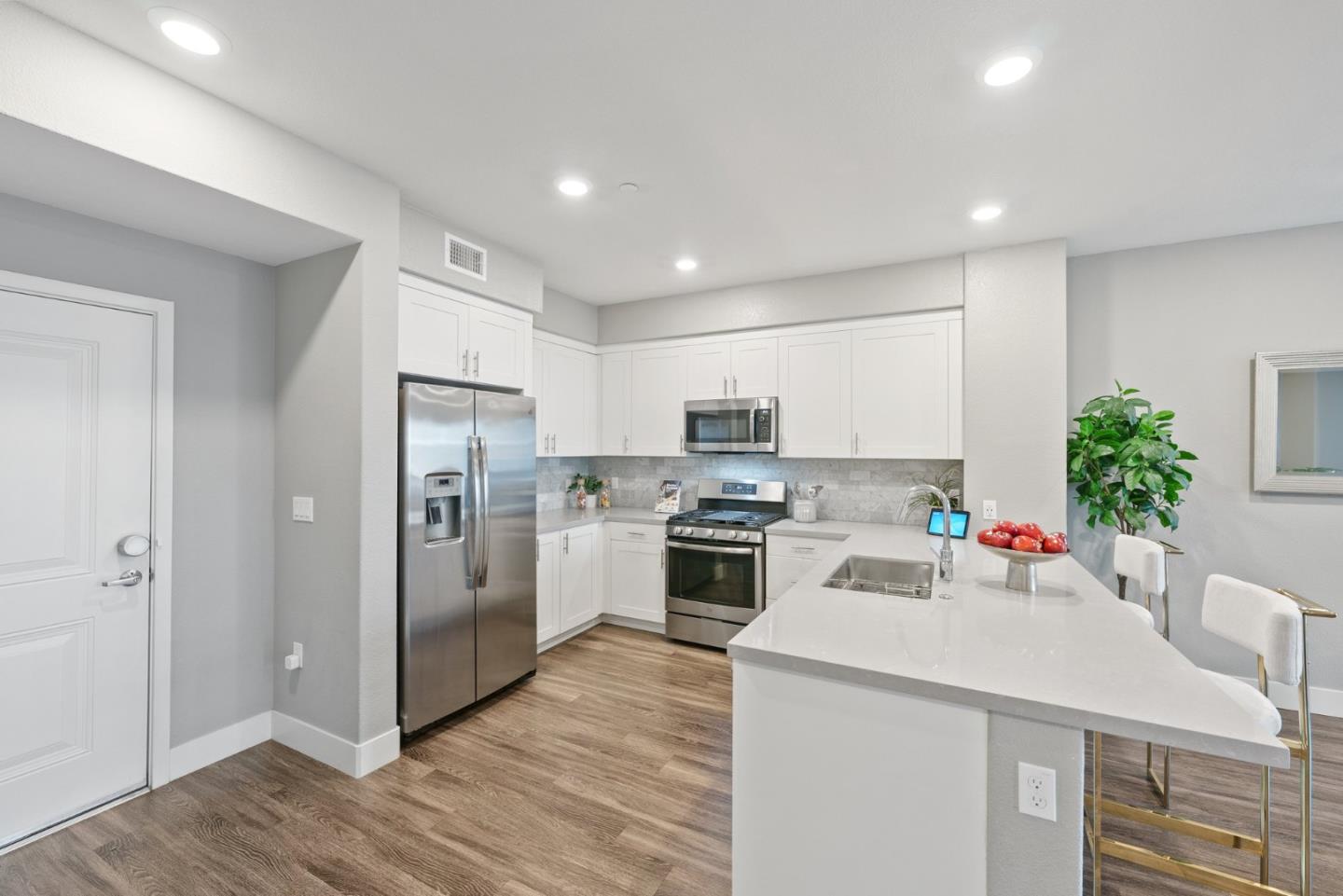 Detail Gallery Image 7 of 82 For 5933 Sunstone Dr #220,  San Jose,  CA 95123 - 2 Beds | 2 Baths