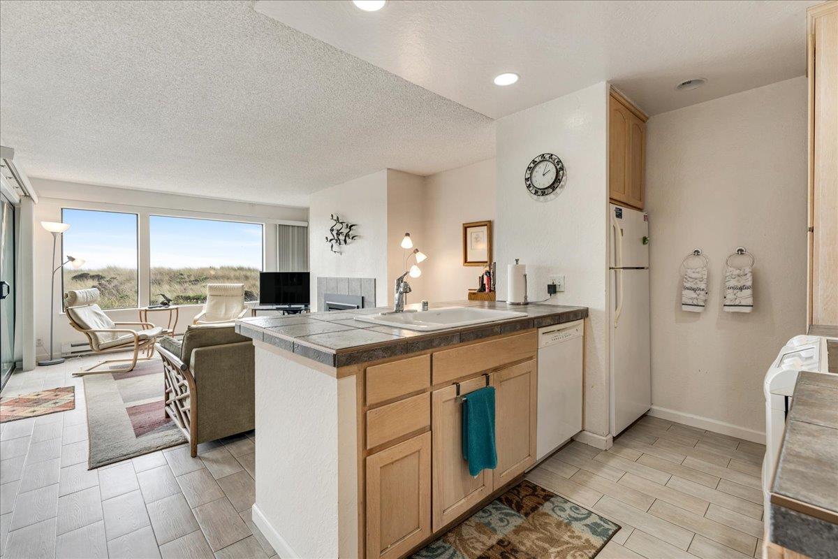 Detail Gallery Image 8 of 27 For 101 Shell Dr #70,  Watsonville,  CA 95076 - 2 Beds | 2 Baths