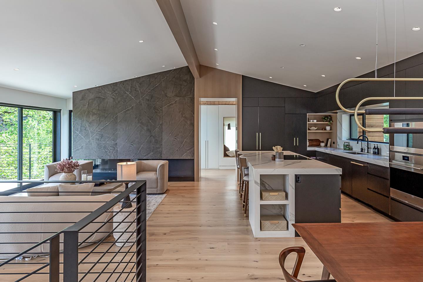 Detail Gallery Image 14 of 68 For 26896 Alejandro Dr, Los Altos Hills,  CA 94022 - 4 Beds | 3 Baths
