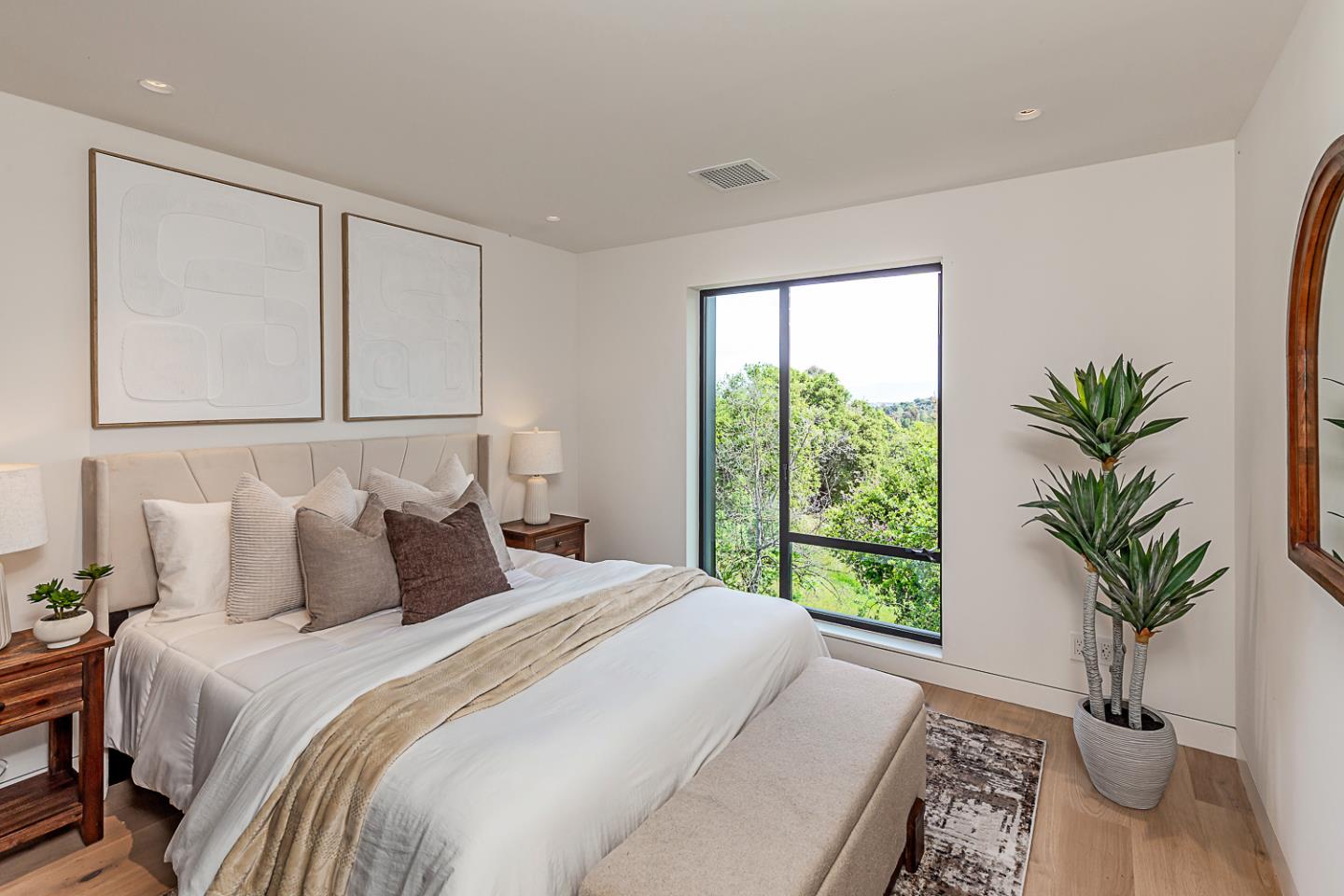 Detail Gallery Image 23 of 68 For 26896 Alejandro Dr, Los Altos Hills,  CA 94022 - 4 Beds | 3 Baths
