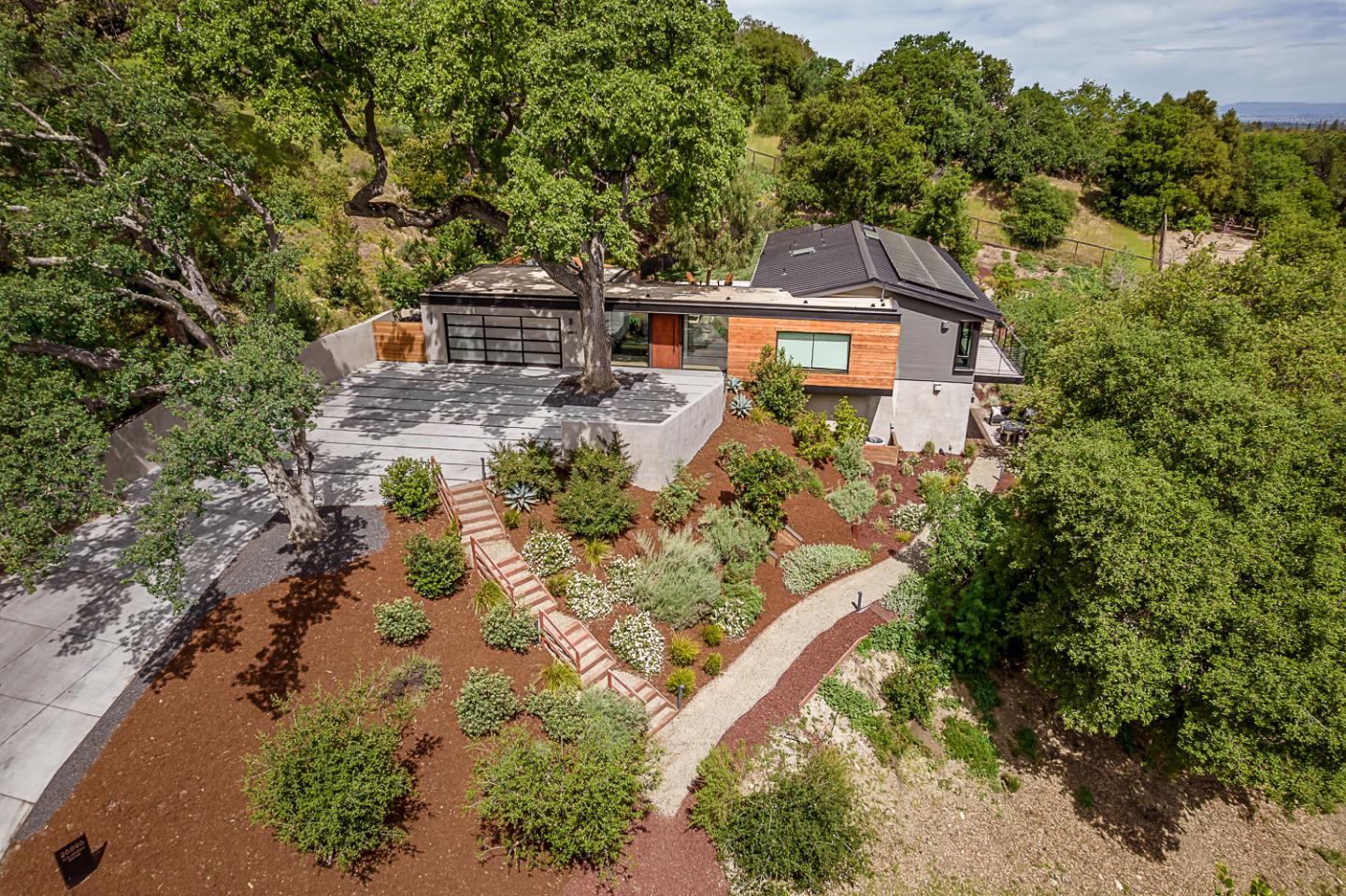 Detail Gallery Image 3 of 68 For 26896 Alejandro Dr, Los Altos Hills,  CA 94022 - 4 Beds | 3 Baths