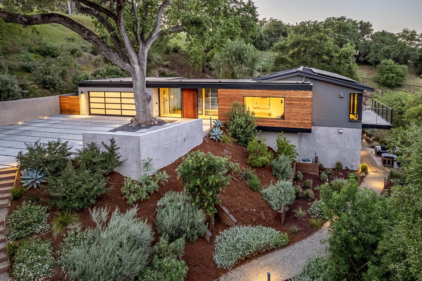 Detail Gallery Image 4 of 68 For 26896 Alejandro Dr, Los Altos Hills,  CA 94022 - 4 Beds | 3 Baths