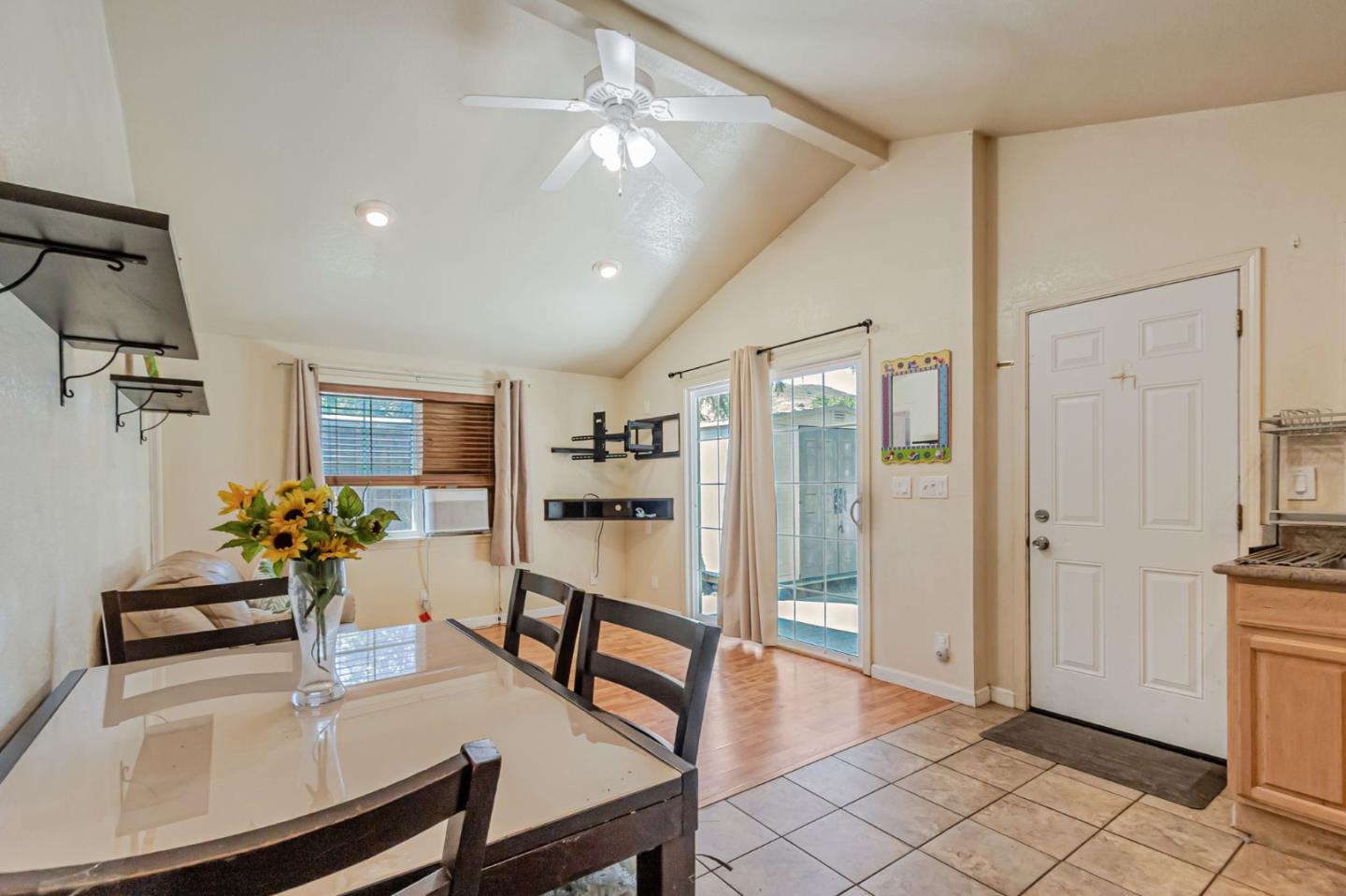 Detail Gallery Image 12 of 34 For 263 Vineyard Dr, San Jose,  CA 95119 - 5 Beds | 3 Baths
