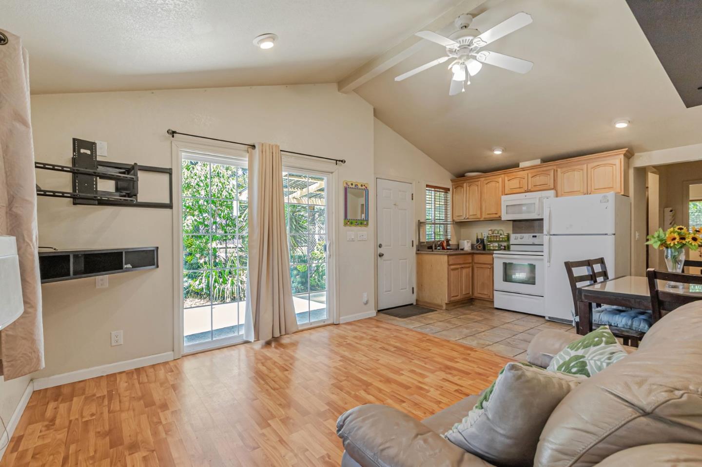 Detail Gallery Image 8 of 34 For 263 Vineyard Dr, San Jose,  CA 95119 - 5 Beds | 3 Baths