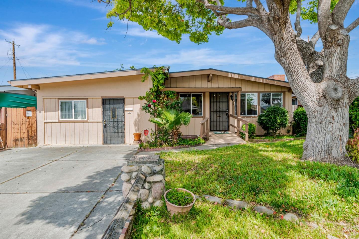 Detail Gallery Image 2 of 21 For 3443 Holly Dr, San Jose,  CA 95127 - 3 Beds | 2 Baths