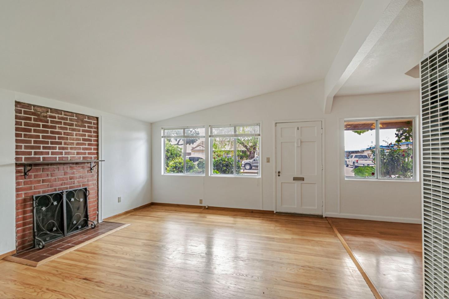 Detail Gallery Image 6 of 21 For 3443 Holly Dr, San Jose,  CA 95127 - 3 Beds | 2 Baths