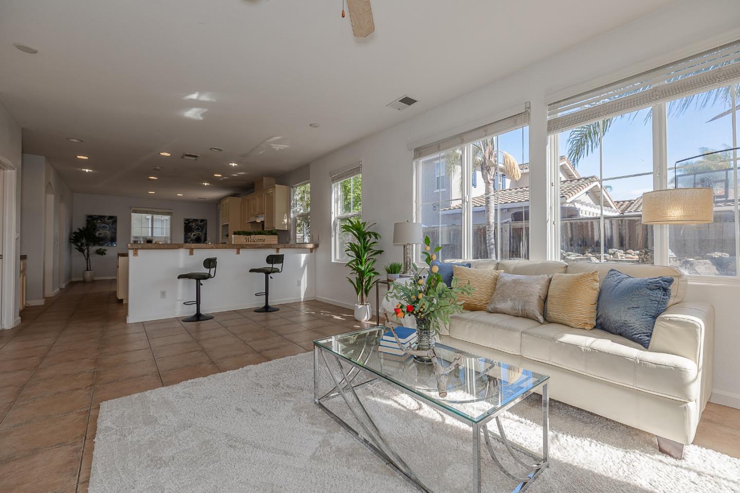 Detail Gallery Image 14 of 46 For 1270 Okeefe Ct, Gilroy,  CA 95020 - 4 Beds | 2/1 Baths