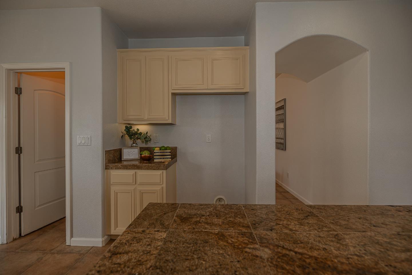 Detail Gallery Image 19 of 46 For 1270 Okeefe Ct, Gilroy,  CA 95020 - 4 Beds | 2/1 Baths