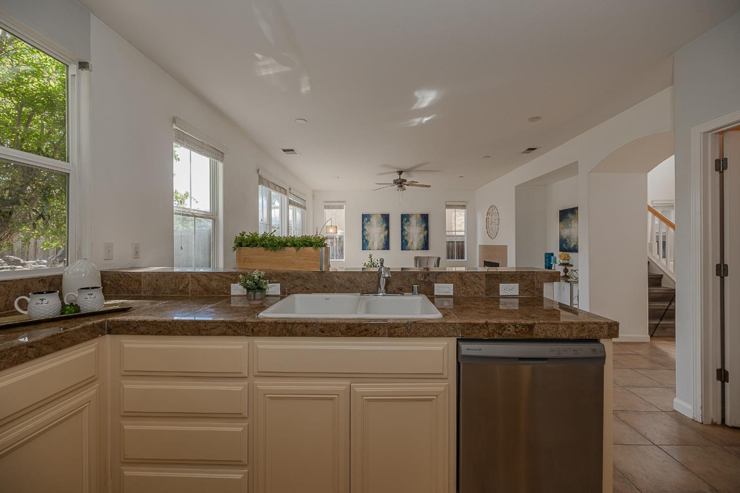 Detail Gallery Image 20 of 46 For 1270 Okeefe Ct, Gilroy,  CA 95020 - 4 Beds | 2/1 Baths