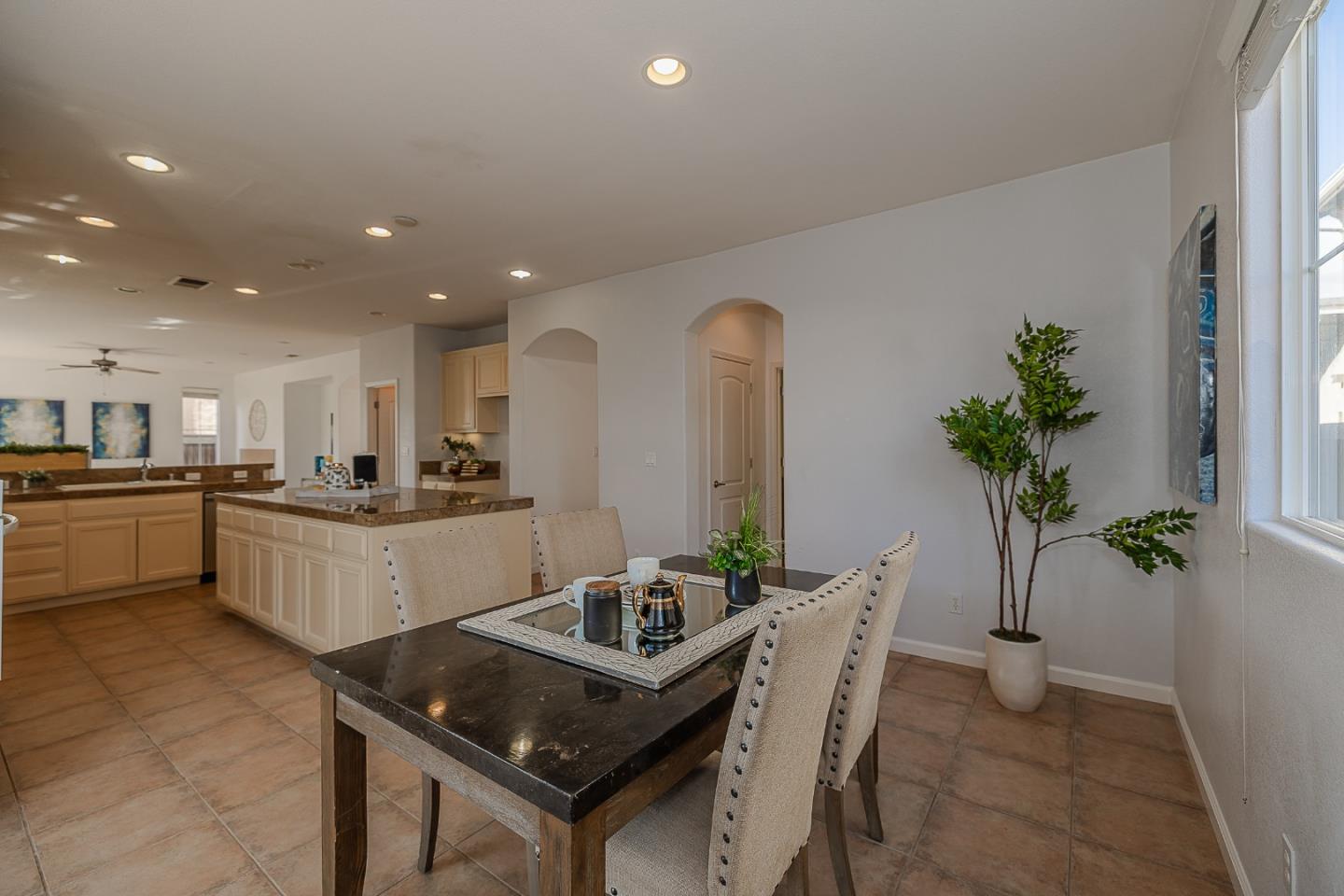 Detail Gallery Image 22 of 46 For 1270 Okeefe Ct, Gilroy,  CA 95020 - 4 Beds | 2/1 Baths