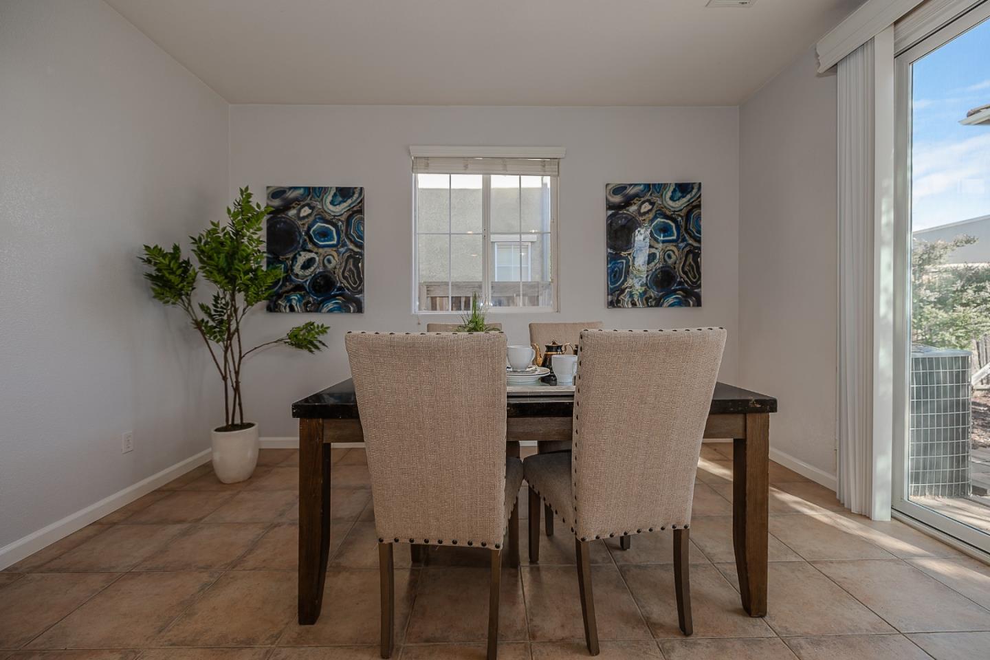 Detail Gallery Image 24 of 46 For 1270 Okeefe Ct, Gilroy,  CA 95020 - 4 Beds | 2/1 Baths