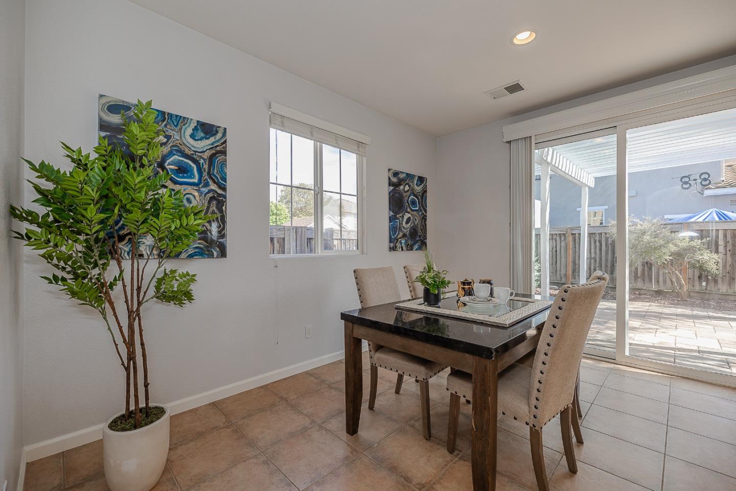 Detail Gallery Image 25 of 46 For 1270 Okeefe Ct, Gilroy,  CA 95020 - 4 Beds | 2/1 Baths