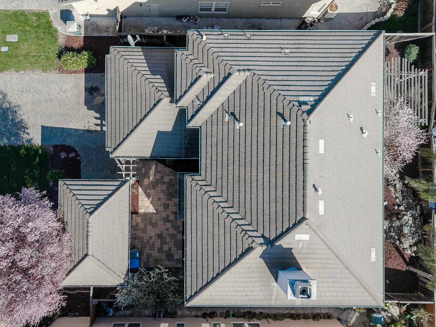 Detail Gallery Image 3 of 46 For 1270 Okeefe Ct, Gilroy,  CA 95020 - 4 Beds | 2/1 Baths