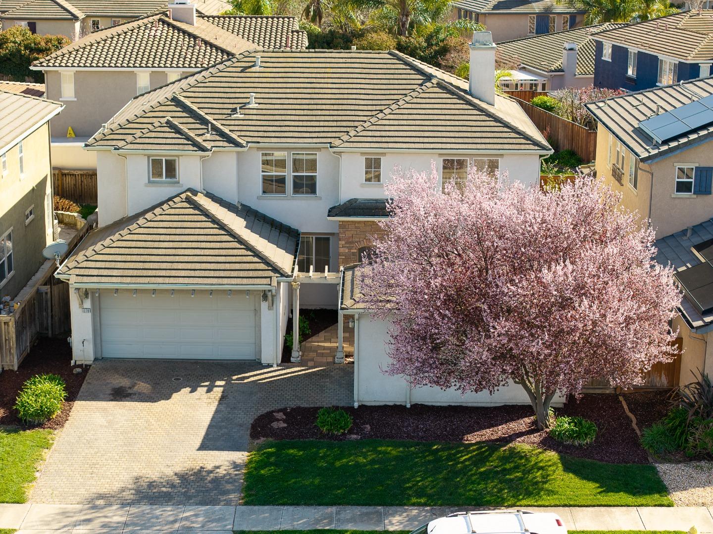 Detail Gallery Image 4 of 46 For 1270 Okeefe Ct, Gilroy,  CA 95020 - 4 Beds | 2/1 Baths